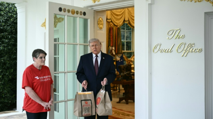 VIDEO Fast-food la Casa Albă: campanie de promovare a lui Trump pentru legea privind eliminarea taxelor pe bacșișuri