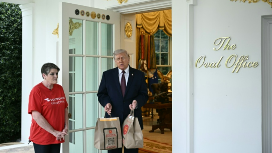 VIDEO Fast-food la Casa Albă: campanie de promovare a lui Trump pentru legea privind eliminarea taxelor pe bacșișuri