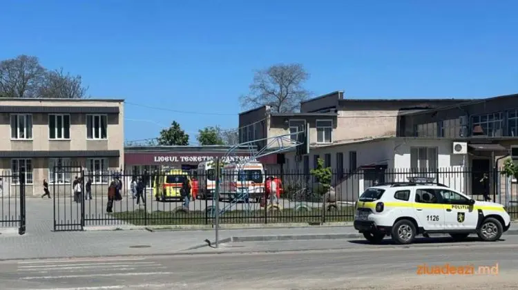 Trei ambulanțe au intervenit la liceul din Cahul, unde un elev a pulverizat gaz lacrimogen în clasă