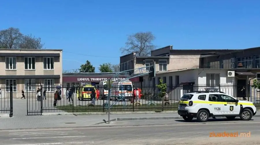 Trei ambulanțe au intervenit la liceul din Cahul, unde un elev a pulverizat gaz lacrimogen în clasă