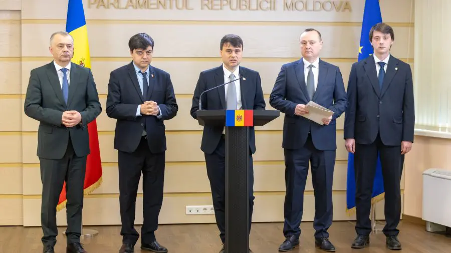 Opoziția cere reducerea numărului de deputați de la 101 la 61: „Urmează să fie înregistrat un proiect de lege”