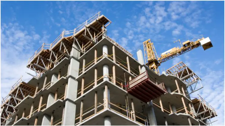 Contractul pentru un apartament în construcție, explicat simplu. Greșelile care te pot costa scump