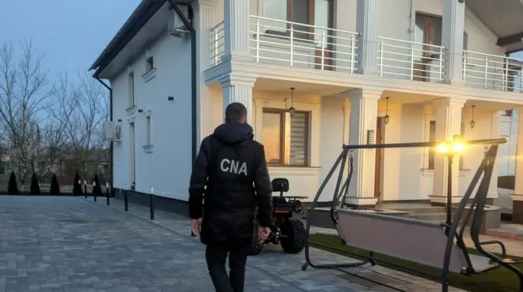 AUDIO din dosarul de corupție în domeniul construcțiilor: „Dă tipa să le împărțim 45 mie și 45 lui!”