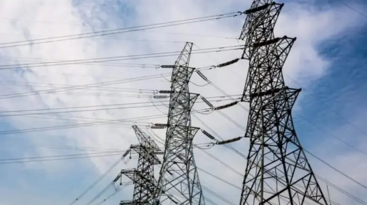 123 de localități fără energie electrică din cauza vântului puternic
