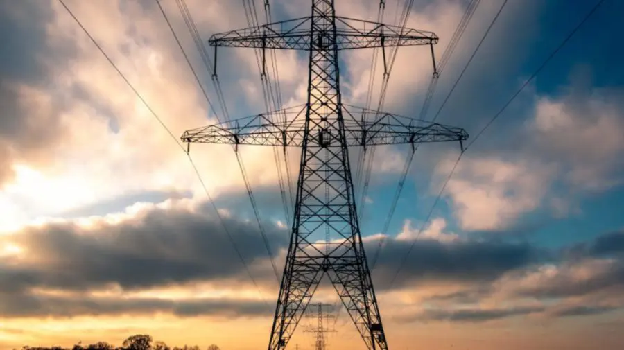 Curentul electric s-a scumpit în martie! Energocom a plătit cu 5,6% mai mult decât în februarie