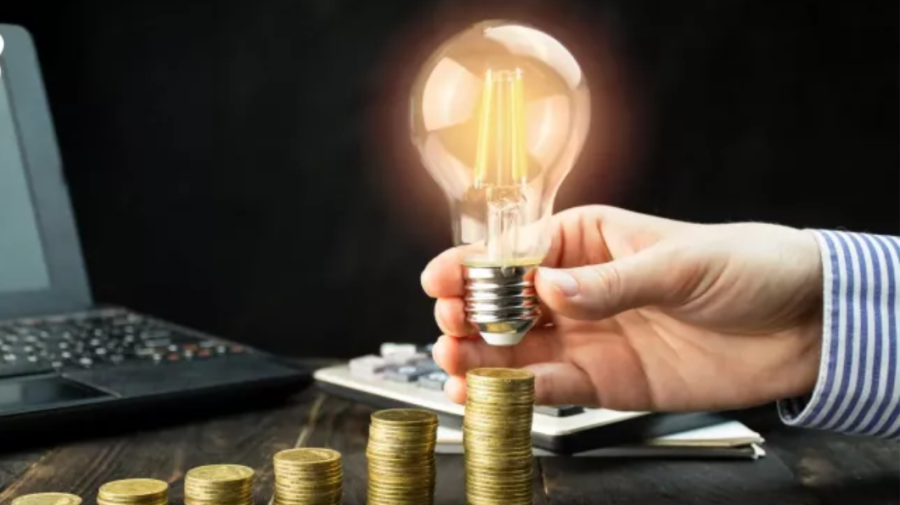Energia electrică s-a ieftinit cu câțiva bani, noile prețuri aplicate din 2 aprilie