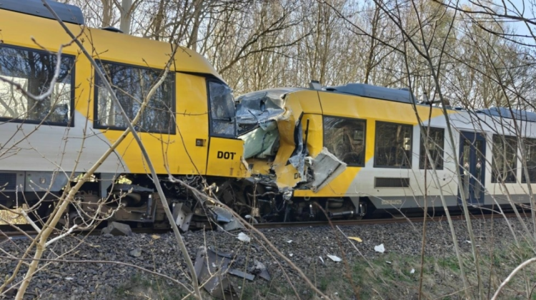 FOTO Zeci de pasageri în stare critică în urma unui accident feroviar între două trenuri din Danemarca