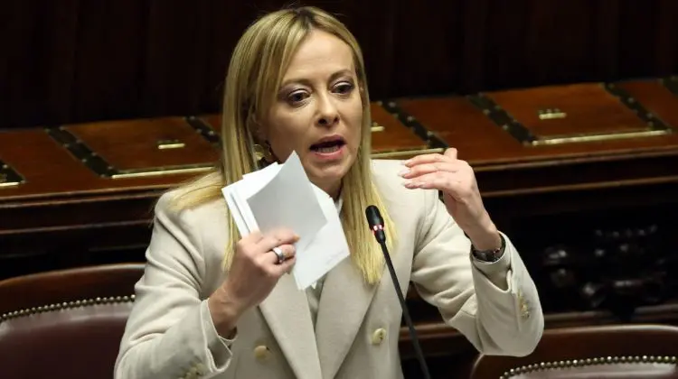 Giorgia Meloni denunță un deepfake în care apare în lenjerie: „O armă periculoasă care poate manipula și distruge”