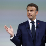 Macron vrea să scoată minorii sub 15 ani de pe rețelele de socializare. Justiția franceză i-a stricat planul