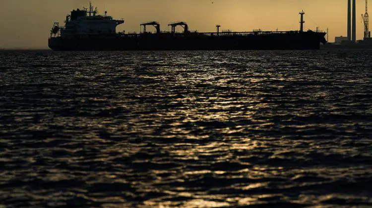 „Cădere nervoasă” în Golful Persic: marinarii blocați de șase săptămâni în Strâmtoarea Ormuz sunt la capătul puterilor