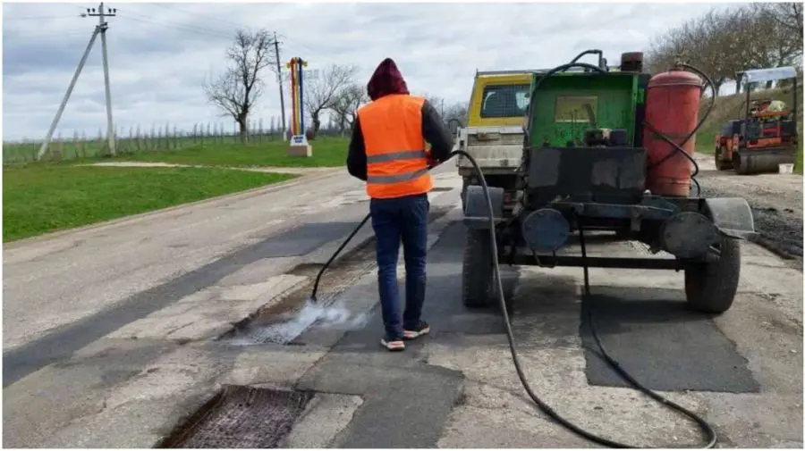 Mai multe drumuri naționale, în reparație. Zonele unde traficul poate fi afectat