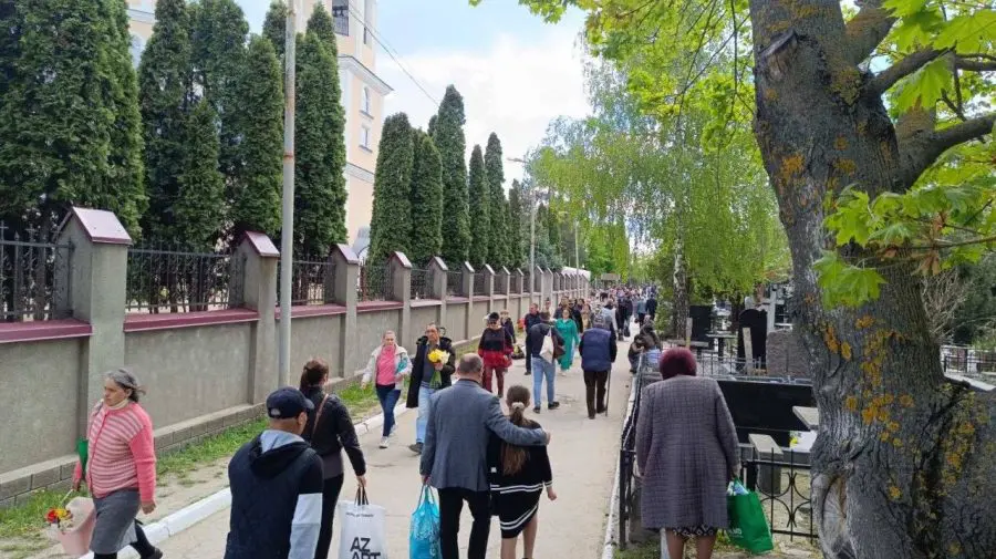 Aproximativ 300 de mii de persoane au vizitat cimitirele din Chișinău în ultimele zile