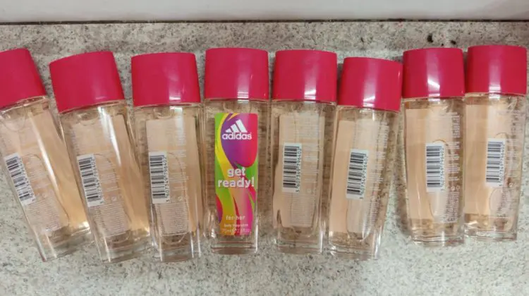 FOTO Atenție la ce folosiți! Un produs cosmetic pentru femei, retras din cauza unei substanțe toxice