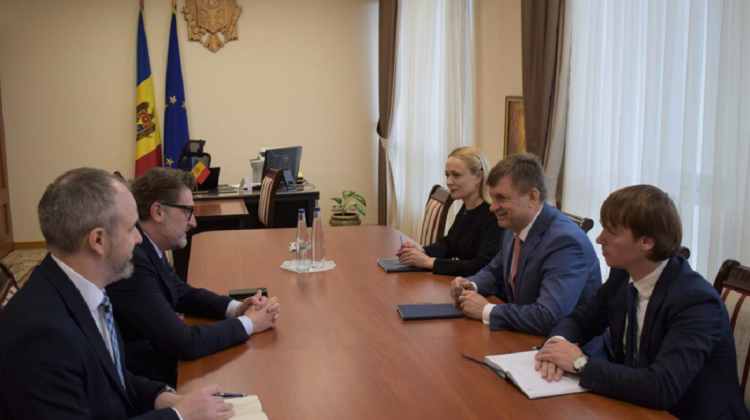 Reintegrarea țării, discutată de vicepremierul Valeriu Chiveri cu ambasadorul României la Chișinău