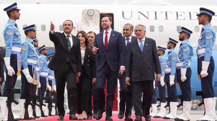 După 21 de ore de negocieri cu Iranul, vicepreședintele american Vance pleacă din Pakistan fără rezultate