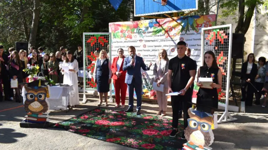 „Continuați să învățați și să visați” – Vicepremierul Chiveri, prezent la „Ultimul sunet” în Dubăsari