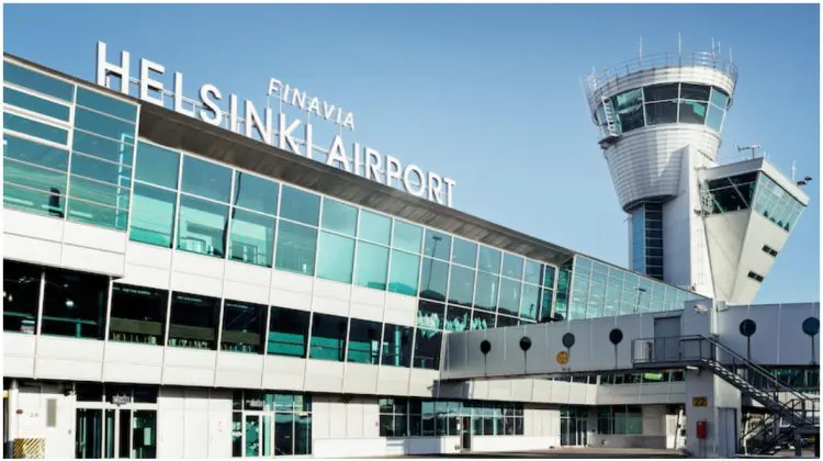 Alertă în Finlanda după activitate suspectă cu drone. Aeroportul din Helsinki și-a suspendat temporar activitatea