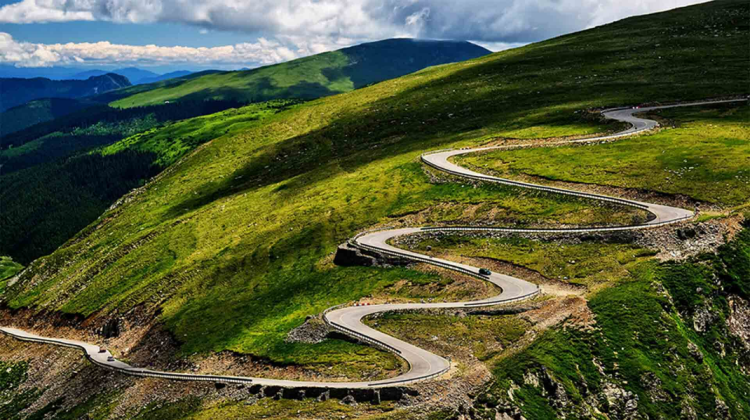 Atenție, turiști: restricții de circulație pe Transalpina, în perioada 8-9 mai