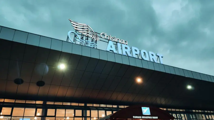 Noapte de coșmar pentru călătorii de la aeroportul din capitală: două alerte cu bombă au perturbat activitatea