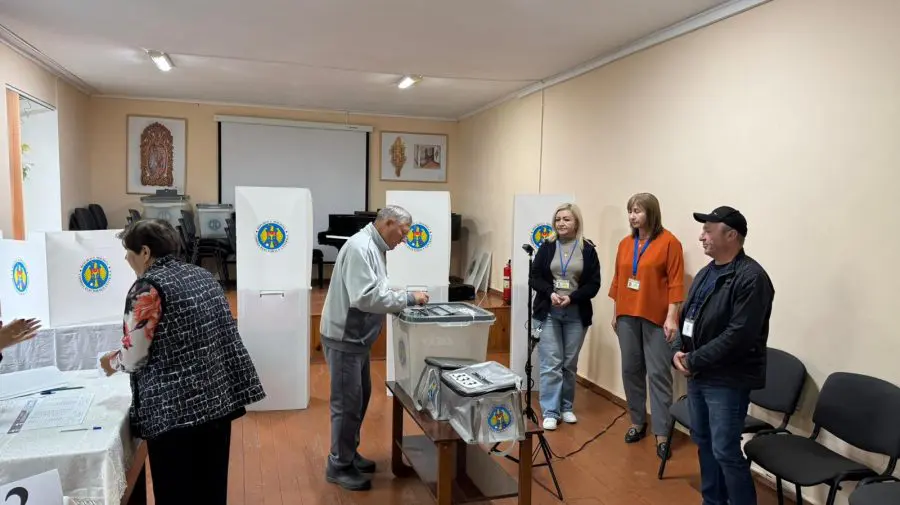 Prezență la urne în turul doi al alegerilor locale noi: circa 4.700 de voturi până la ora 12:00