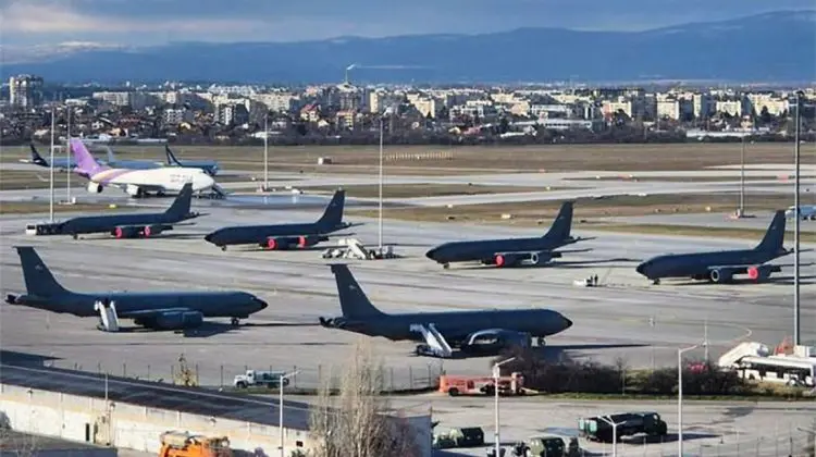 „Avem priorități și procedurile”. Radev interzice staționarea avioanelor americane în Bulgaria după luna iunie