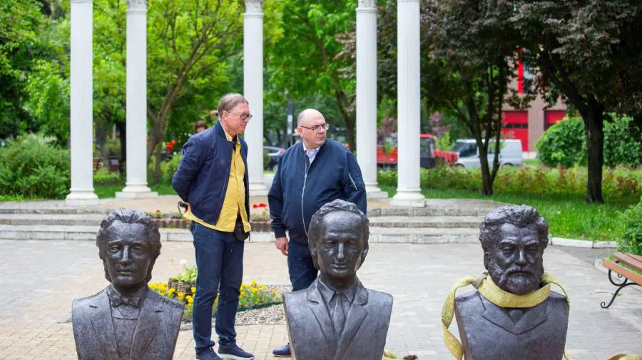 Busturile lui Eminescu, Vieru și Creangă de pe Aleea Clasicilor din Bălți au fost înlocuite cu altele noi