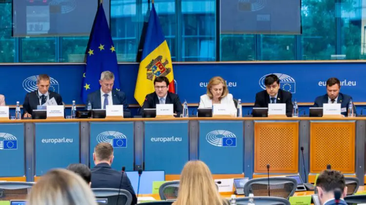 Moldova vrea să deschidă toate negocierile de aderare la UE până la sfârșitul lui 2026