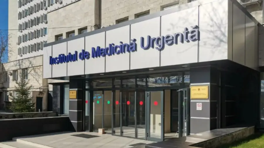 Femeia atacată de bărbatul care s-a aruncat în gol la Ciocana se află în stare gravă