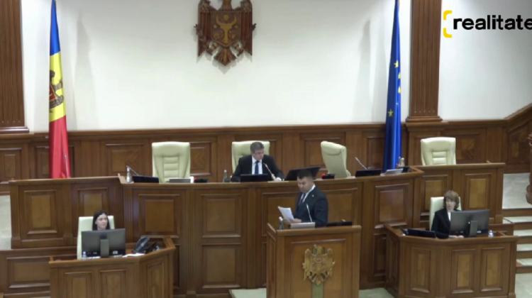 Deputatul Verșinin, lipsit de dreptul de a lua cuvântul timp de 3 ședințe. Costiuc către Grosu: ”Oricum nu vă ajută”