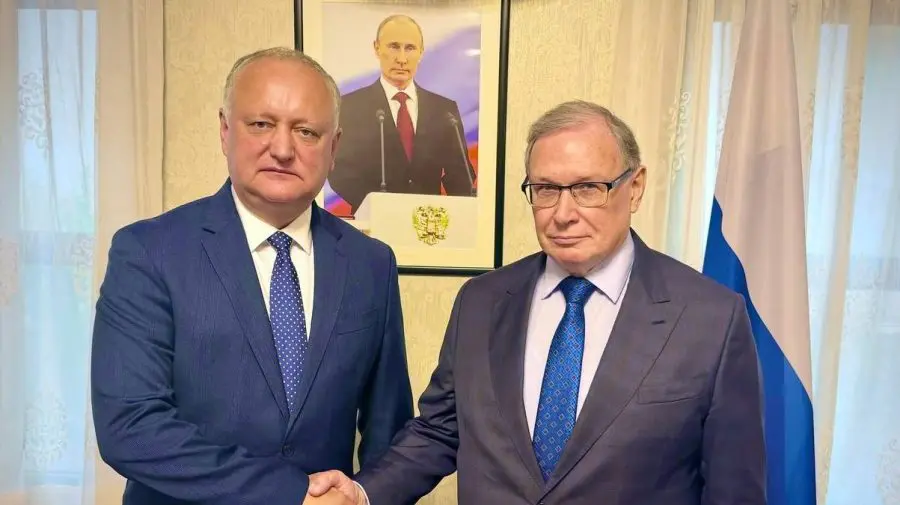 Dodon, Putin și Ozerov, într-o poză! Liderul PSRM anunță că membrii echipei sale pleacă în Rusia