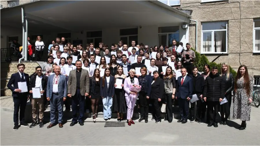 Cei mai buni la Geografie: 41 de elevi din Moldova premiați la olimpiadă