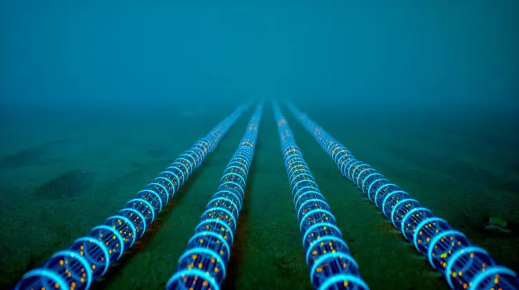 „Catastrofă digitală în lanț”: Iranul amenință cablurile submarine din Ormuz și cere bani de la giganții tech