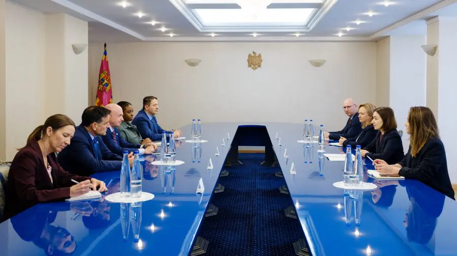 Întâlniri la nivel înalt: despre ce au discutat Maia Sandu și Mihai Popșoi cu senatorul american Mark Kelly