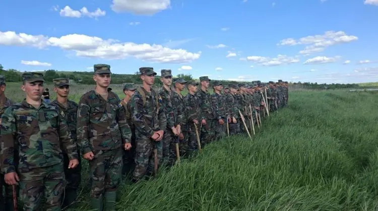 Militarii au intervenit la Călărași pentru prevenirea inundațiilor, după ploile abundente