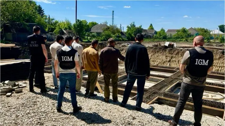 Controale pe un șantier de construcții din Briceni: Mai mulți străini depistați cu încălcarea regimului de ședere