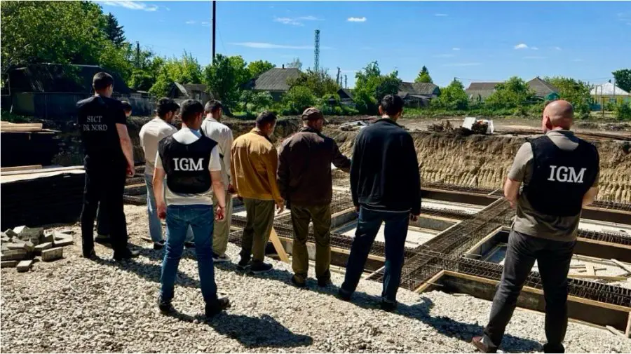 Controale pe un șantier de construcții din Briceni: Mai mulți străini depistați cu încălcarea regimului de ședere