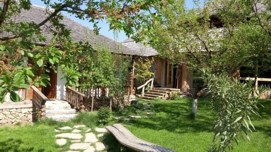 VIDEO Peste 20 de pensiuni turistice din țară pot presta deja servicii în baza tichetelor de vacanță