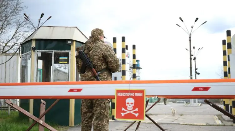 FOTO Ucraina își întărește apărarea la frontieră cu regiunea transnistreană