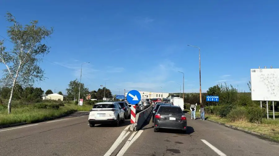 Trafic intens la frontiera Leușeni: autoritățile au deschis piste suplimentare și recomandă rute alternative