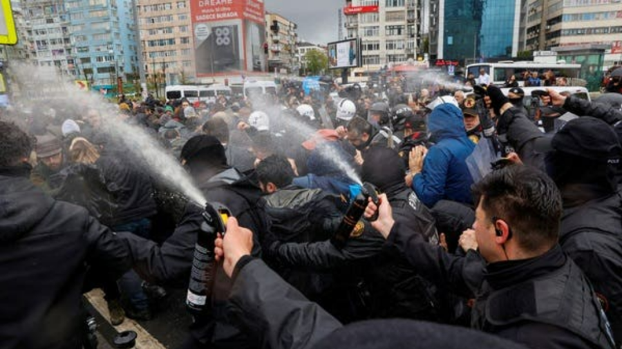 VIDEO Ziua Muncii la Istanbul: proteste marcate de intervenția poliției și rețineri