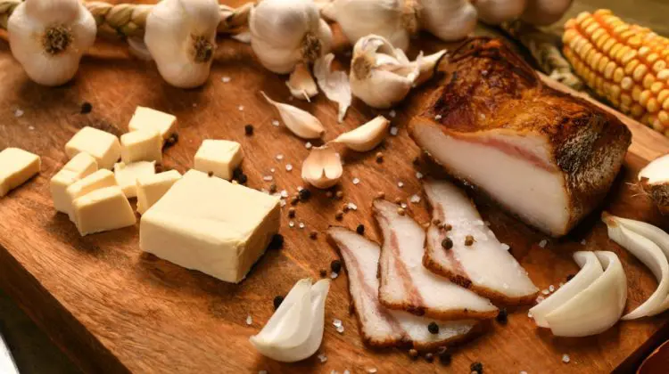 TOP al alimentelor sănătoase: untura de porc a depășit portocalele și roșiile