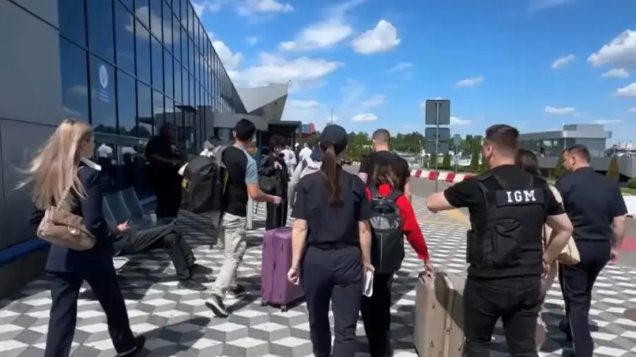 VIDEO Patru străini, îndepărtați din Moldova după ce au încercat să treacă ilegal frontiera de stat