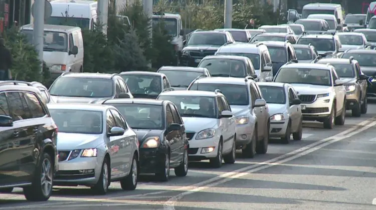 O nouă taxă la benzină și motorină! Șoferii vor plăti aproape 60 de bani în plus pe litru