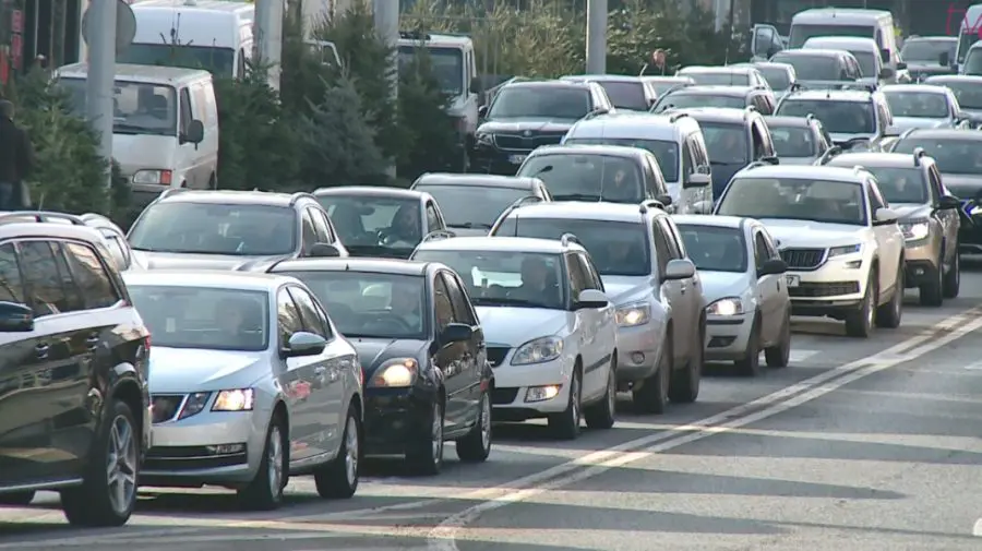 O nouă taxă la benzină și motorină! Șoferii vor plăti aproape 60 de bani în plus pe litru