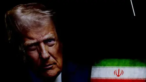 Trump a publicat imagini AI cu insula iraniană Kharg distrusă. Reacția Teheranului