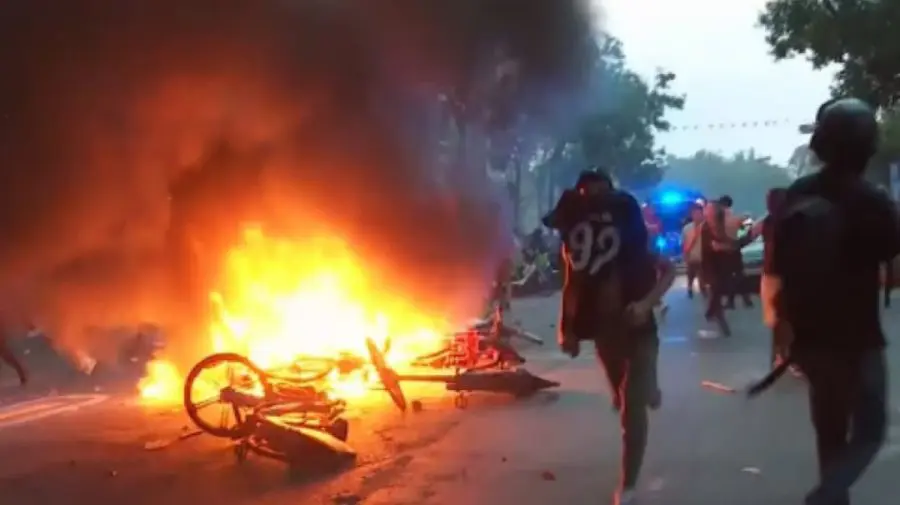 VIDEO Sute de arestări în Franța după victoria PSG în finala Ligii Campionilor, pe fondul unor violențe anticipate