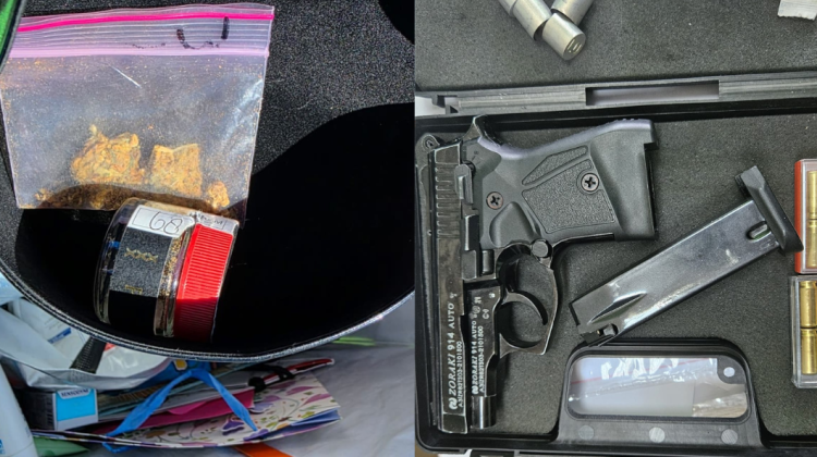 Un bărbat de 69 de ani, care venea din Cehia, prins cu pistol în bagajul de mână