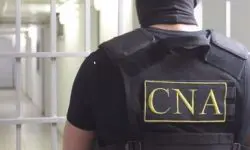 Trei polițiști de la Botanica, anchetați pentru corupție, au fost reținuți din nou de CNA. Fapta de care sunt bănuiți