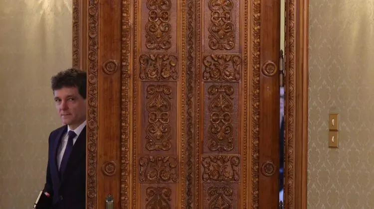 Blocaj total în negocierile pentru formarea noului Guvern al României. Șanse minime ca un premier să fie desemnat luni
