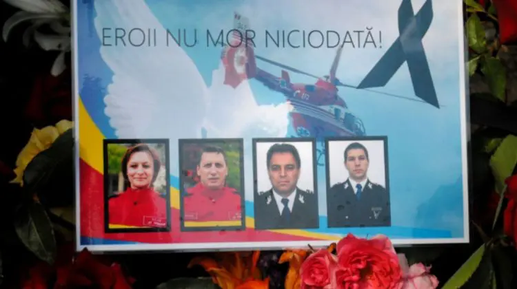 FOTO Zece ani de la tragedia aviatică de la Haragâș: Omagiu adus celor patru eroi SMURD